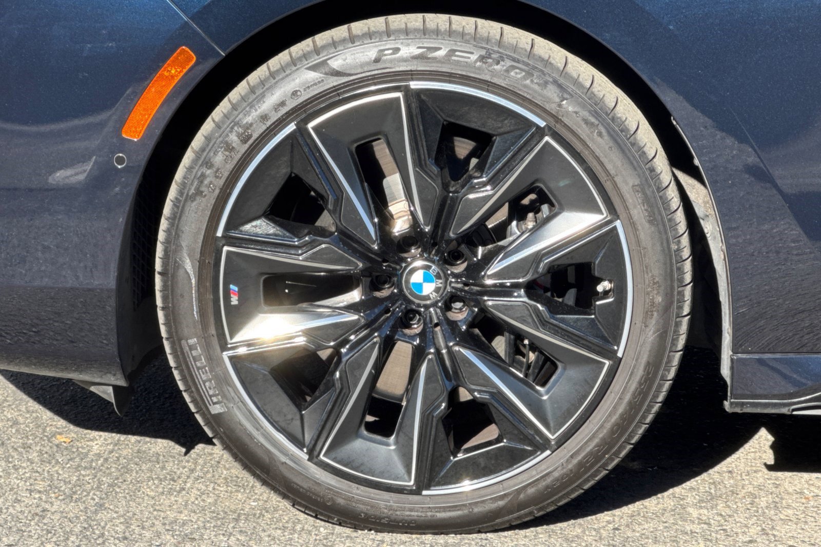 Used 2023 BMW 740i w/ Parking Assistance Package image 11