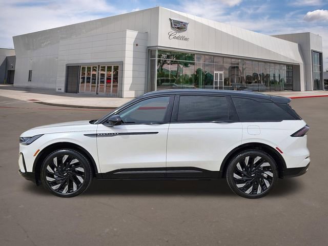 Used 2026 Lincoln Nautilus Reserve image 3