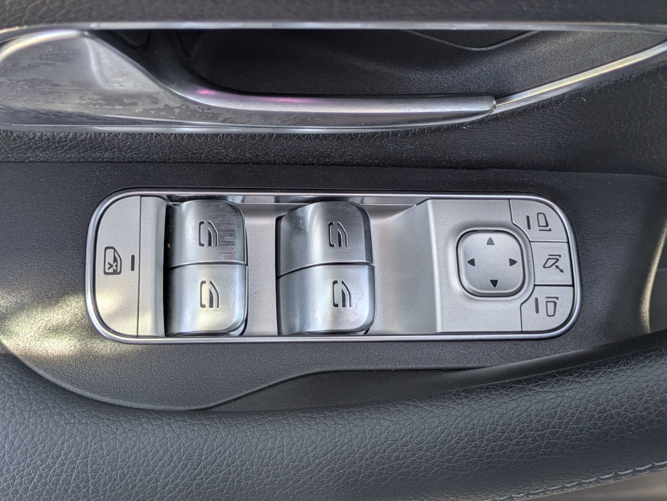 Used 2024 Mercedes-Benz GLE 450 4MATIC w/ AMG Line Exterior image 22