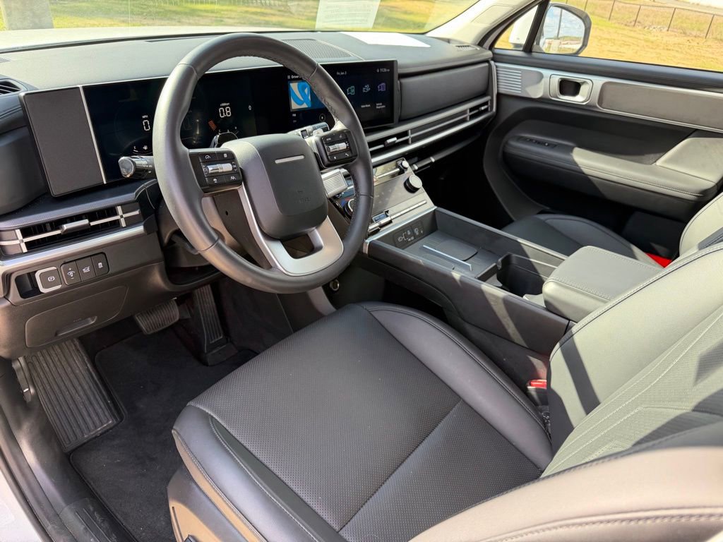 Used 2025 Hyundai Santa Fe SEL image 11