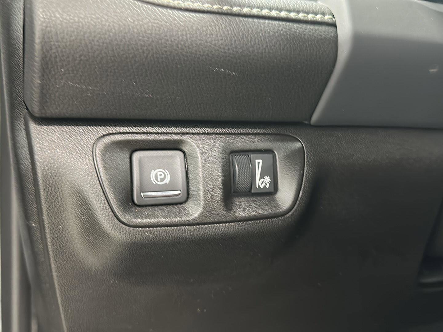 Used 2023 GMC Acadia SLT w/ Preferred Package image 17