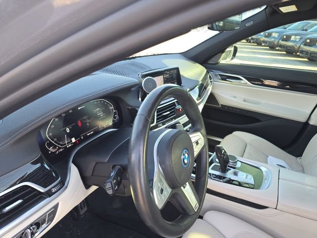 Used 2022 BMW 745e xDrive w/ M Sport Package AWD/4WD image 11
