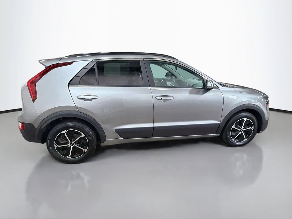 Used 2024 Kia Niro EX FWD image 9