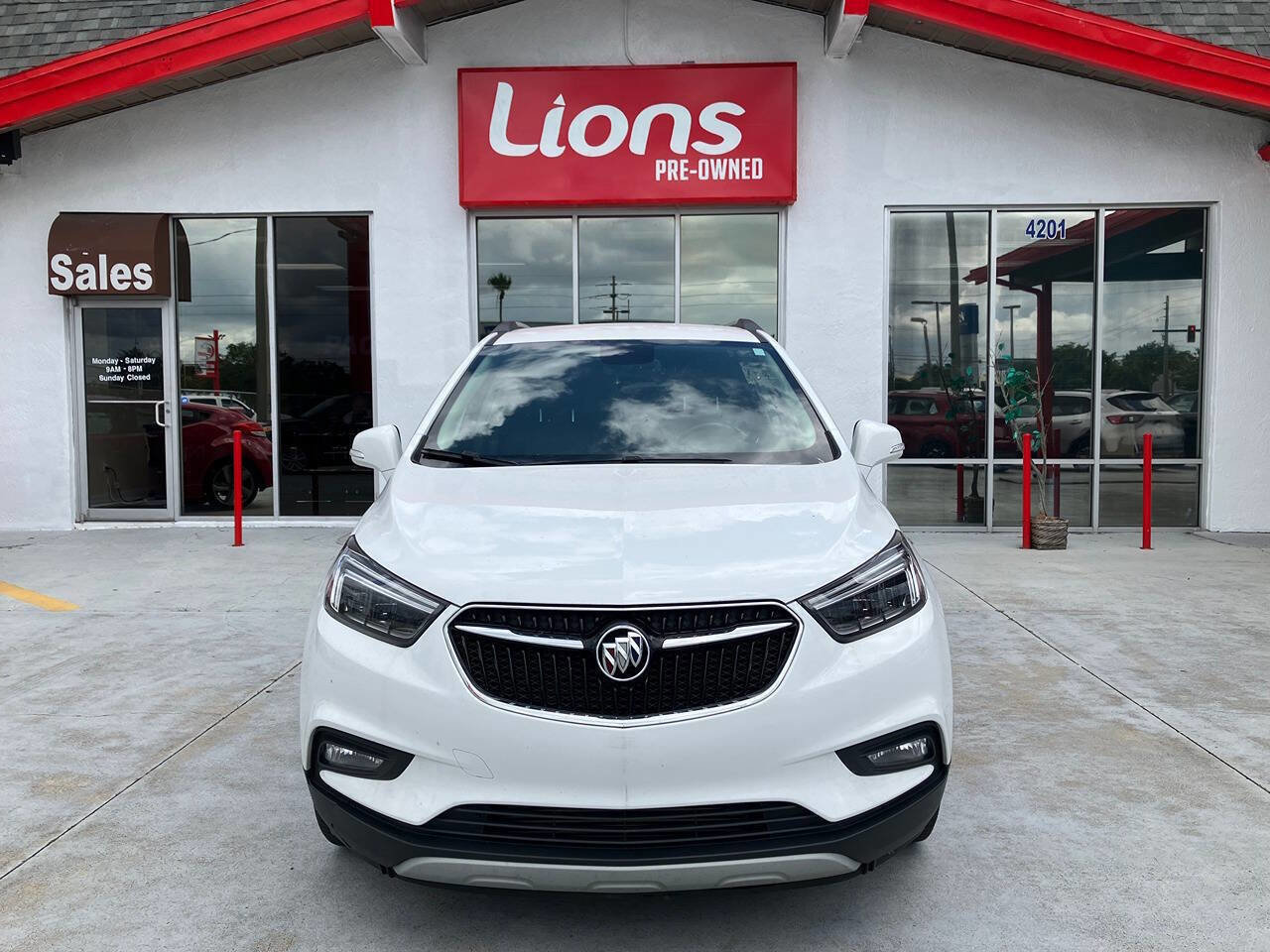 Used 2020 Buick Encore Essence image 1