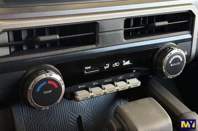 Used 2025 Toyota 4Runner SR5 AWD/4WD image 28