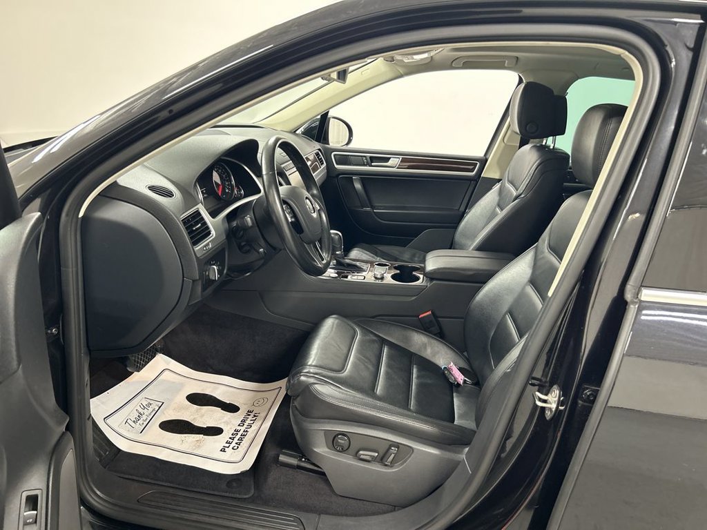 Used 2015 Volkswagen Touareg VR6 AWD/4WD image 9