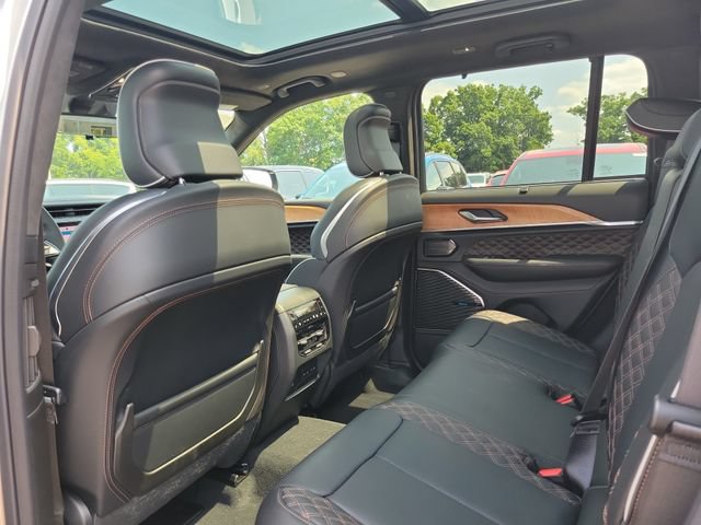 New 2026 Jeep Grand Cherokee Summit w/ Obsidian Package AWD/4WD image 10