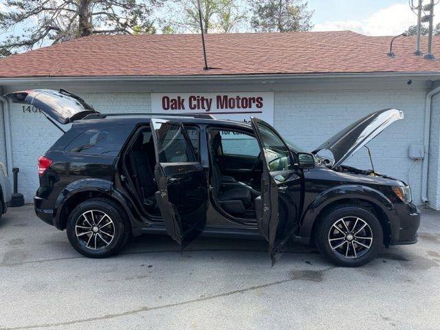 Used 2017 Dodge Journey SE w/ Flexible Seating Group image 9