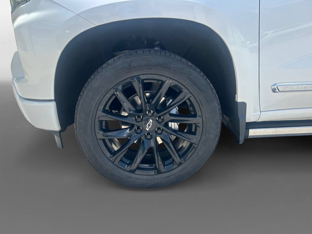 Used 2023 Chevrolet Silverado 1500 High Country AWD/4WD image 15