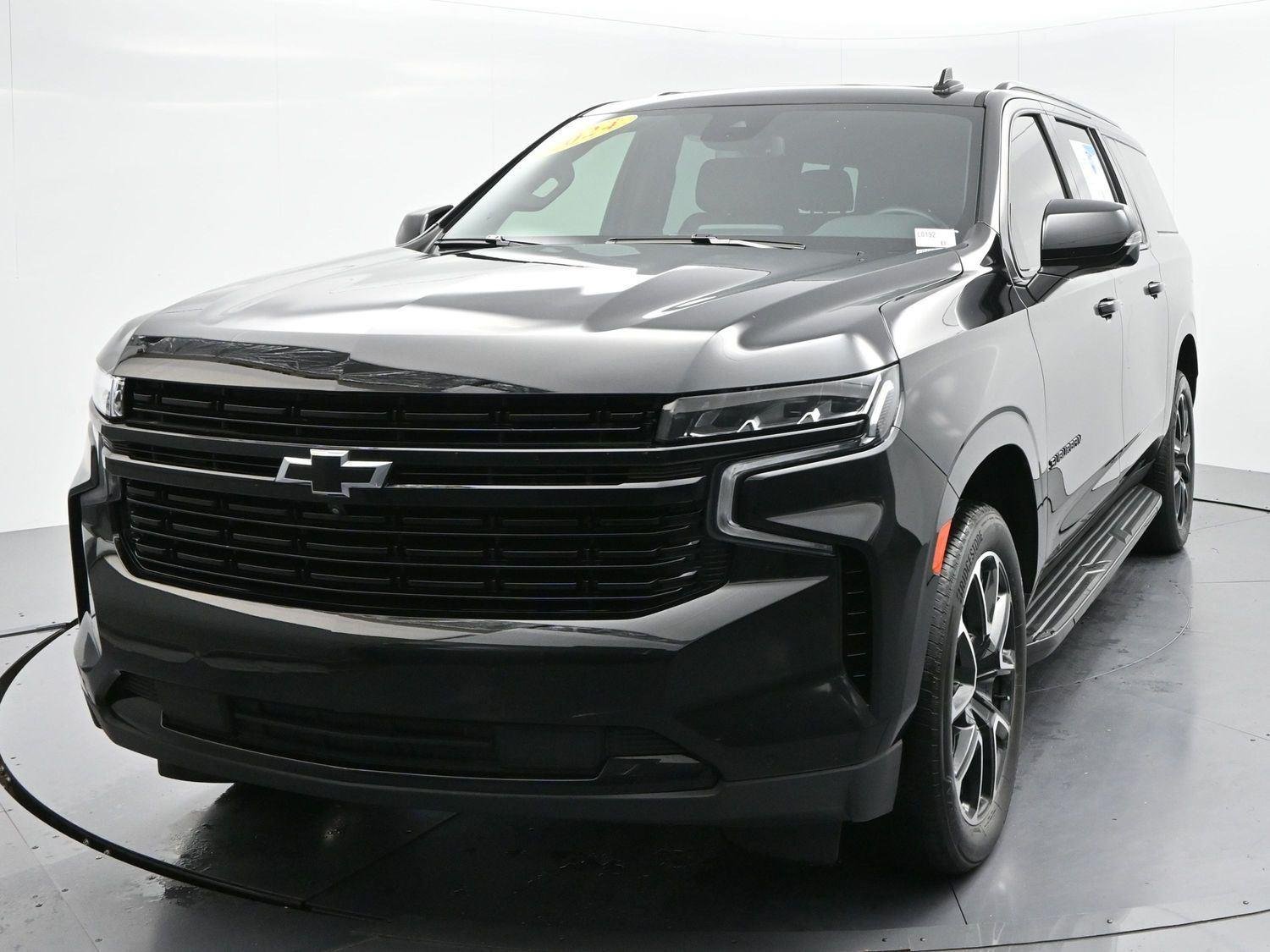 Used 2024 Chevrolet Suburban RST w/ Luxury Package AWD/4WD image 3