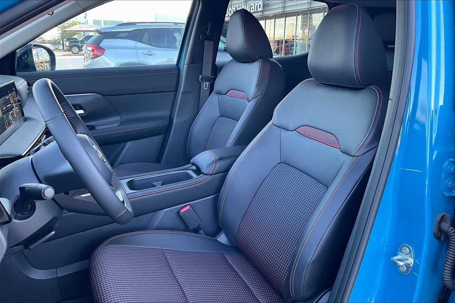 New 2025 Nissan Kicks SR w/ Illumination Package image 9