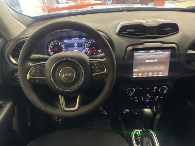 Used 2022 Jeep Renegade Latitude AWD/4WD image 10