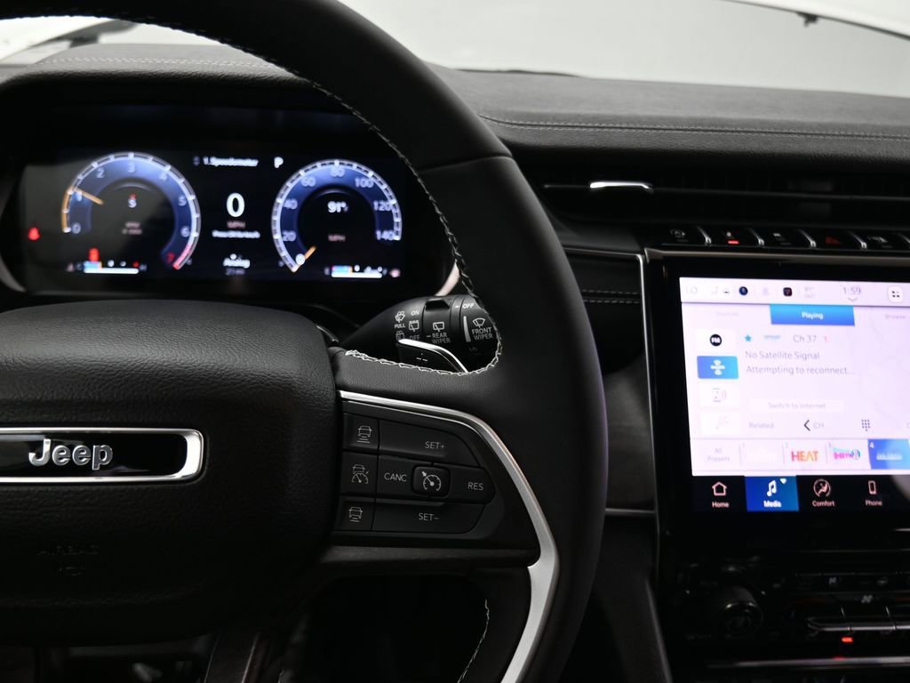 New 2025 Jeep Grand Cherokee Limited w/ Luxury Tech Group II image 19