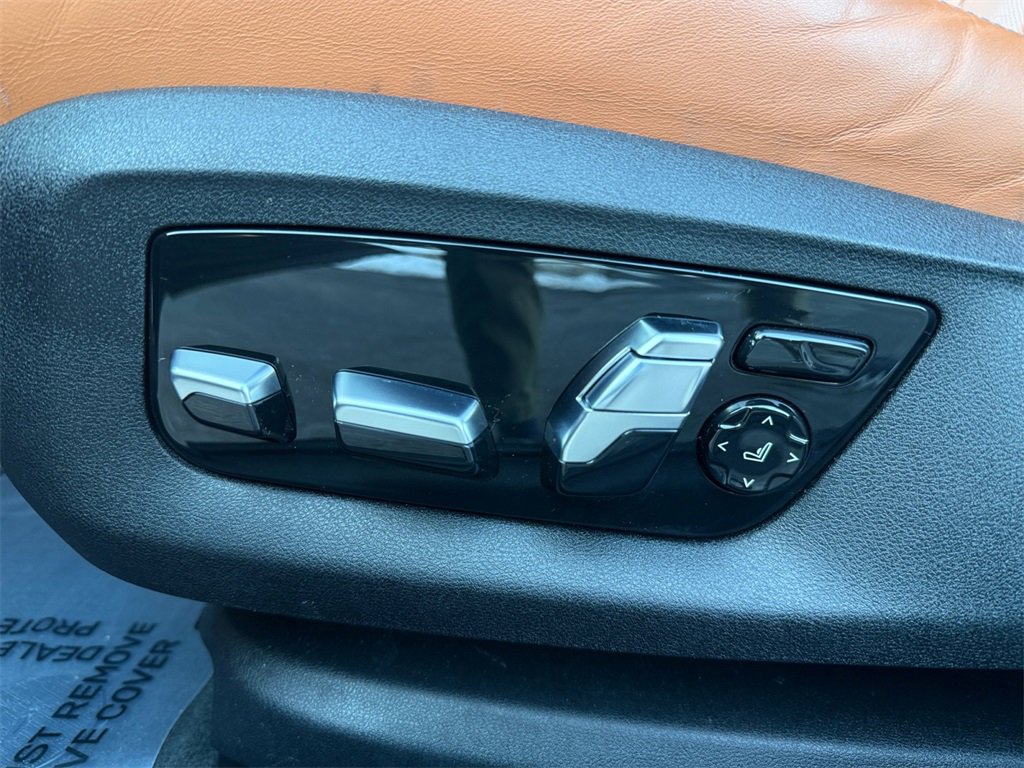 Certified 2023 BMW M5 Base w/ Executive Package image 36