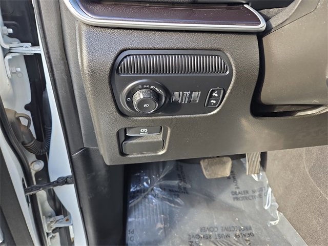 Used 2023 Jeep Wagoneer 4WD w/ Premium Group I image 19