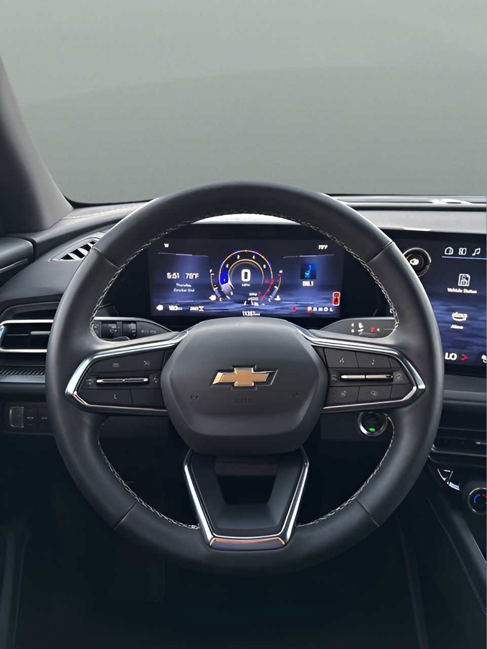 Used 2025 Chevrolet Traverse LT image 24