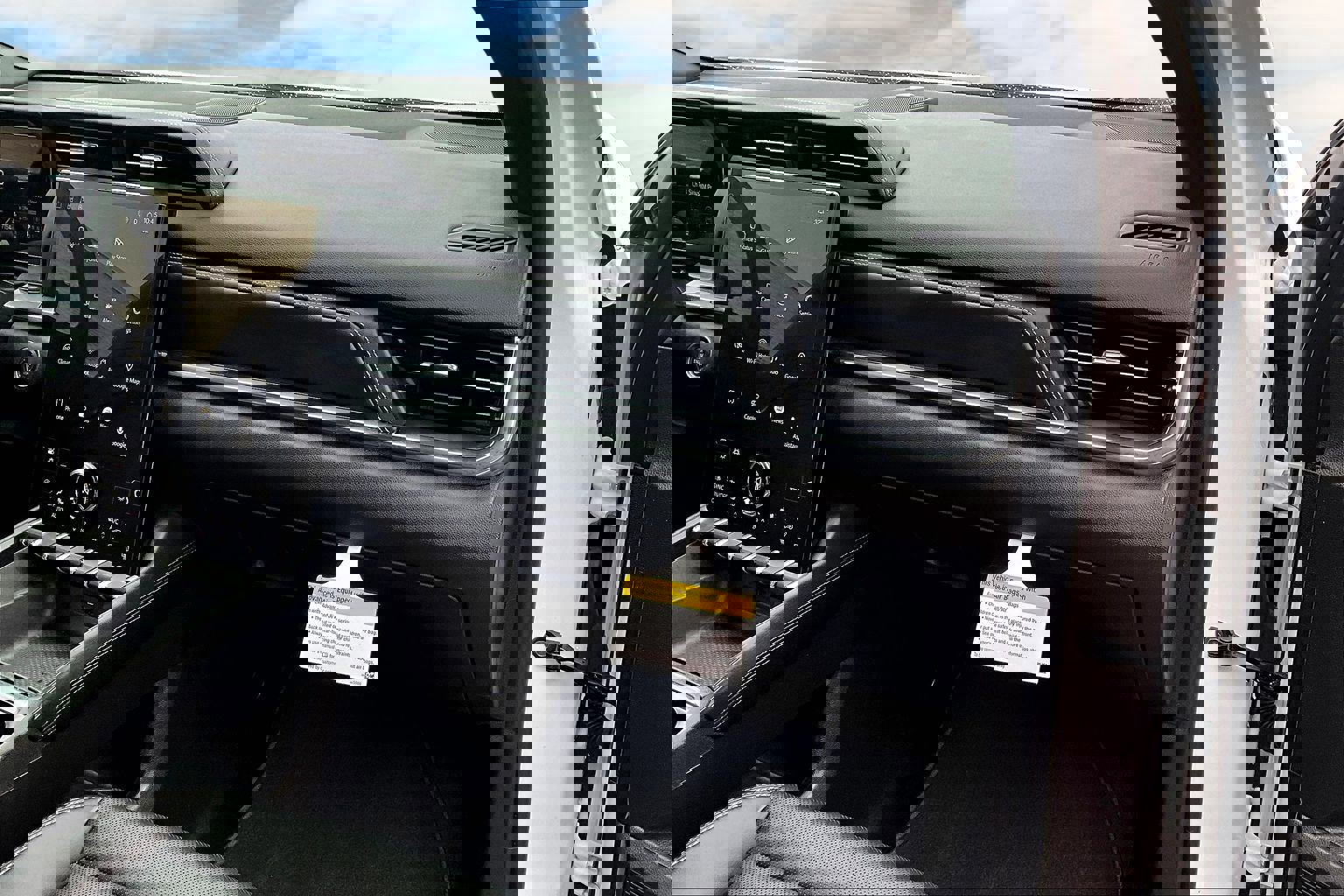 Used 2025 GMC Terrain Elevation w/ Elevation Premium Package image 18