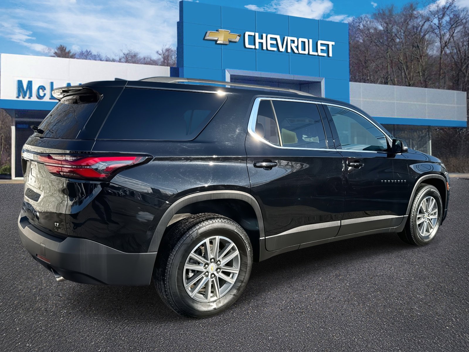 Certified 2023 Chevrolet Traverse LT image 3