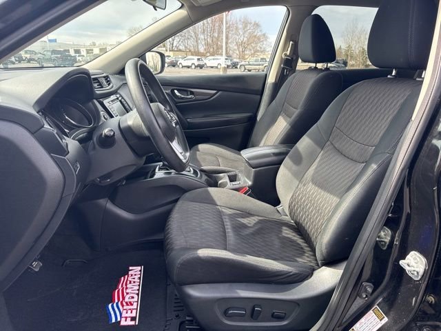 Used 2018 Nissan Rogue SV image 18