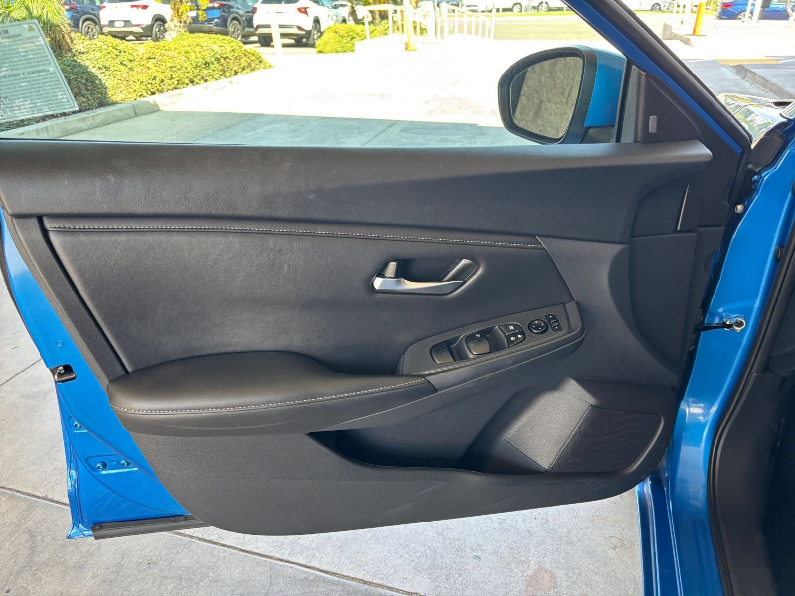 Used 2025 Nissan Sentra SV FWD image 18