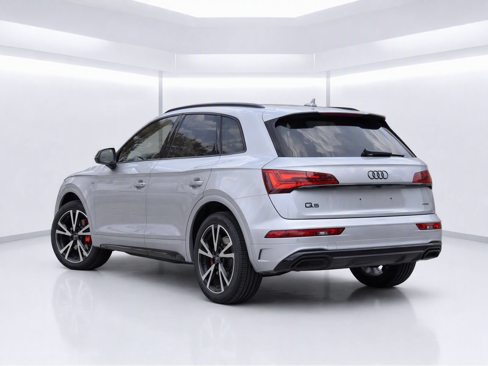 Certified 2025 Audi Q5 2.0T Premium Plus w/ Premium Plus Package AWD/4WD image 7