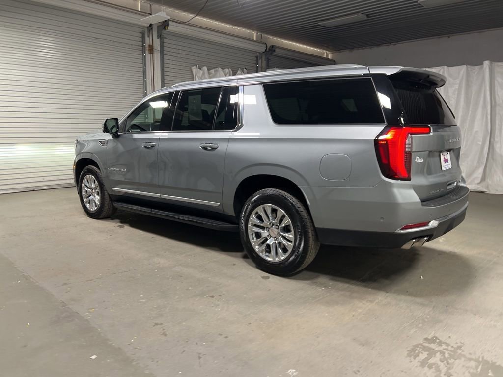 Used 2025 GMC Yukon XL Denali image 5