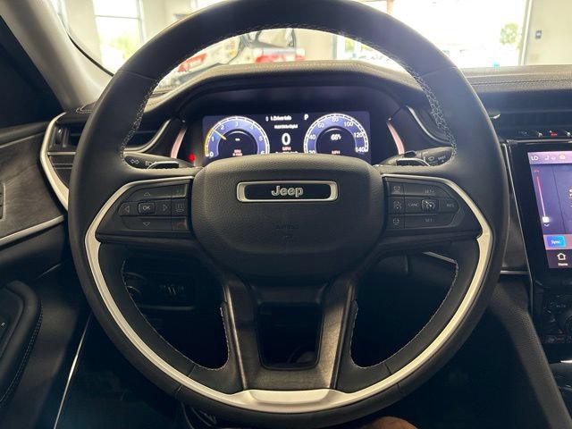 Used 2023 Jeep Grand Cherokee Limited w/ Trailer Tow Prep Group (B) AWD/4WD image 35