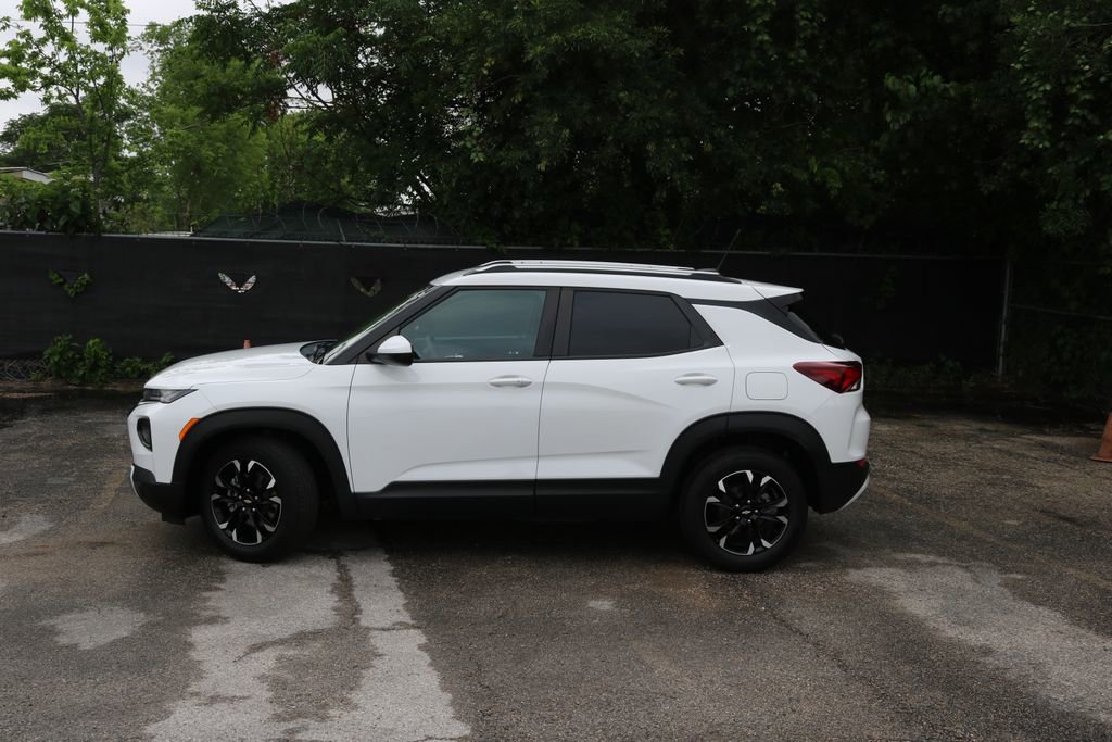 Used 2023 Chevrolet TrailBlazer LT image 2