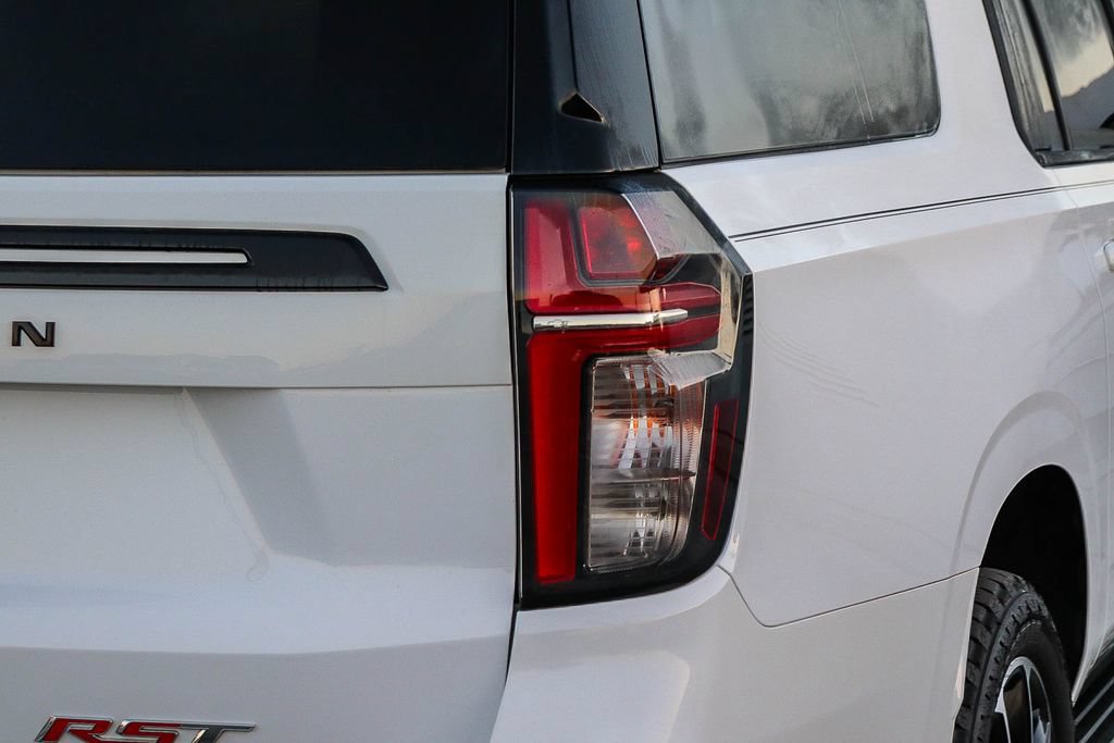 Used 2023 Chevrolet Suburban RST w/ Luxury Package RWD image 10