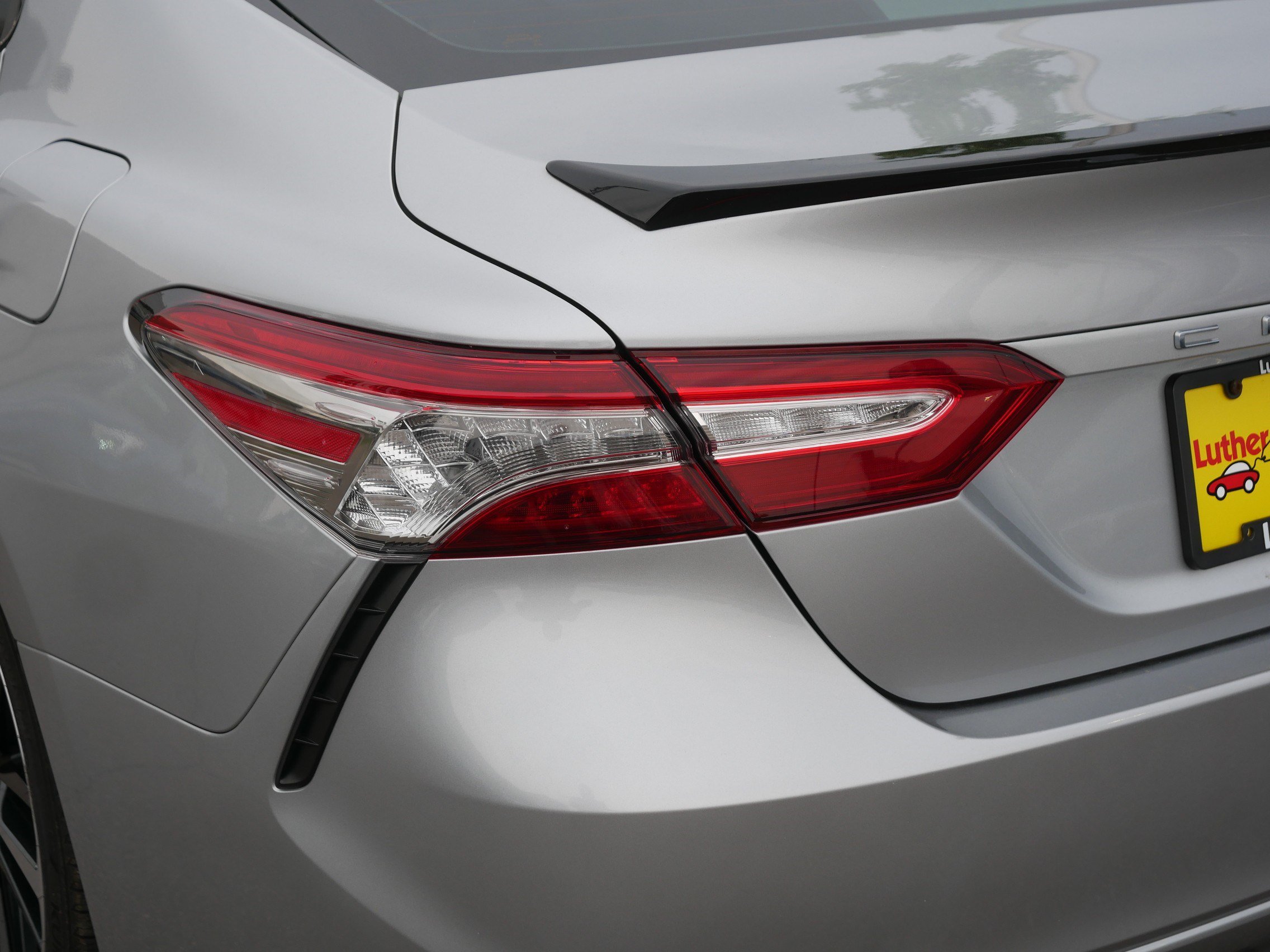 Used 2019 Toyota Camry XSE FWD image 17
