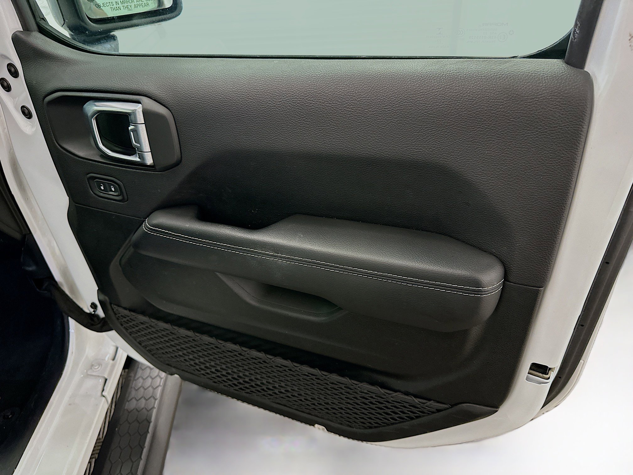 Used 2023 Jeep Wrangler Sahara w/ Cold Weather Group image 32