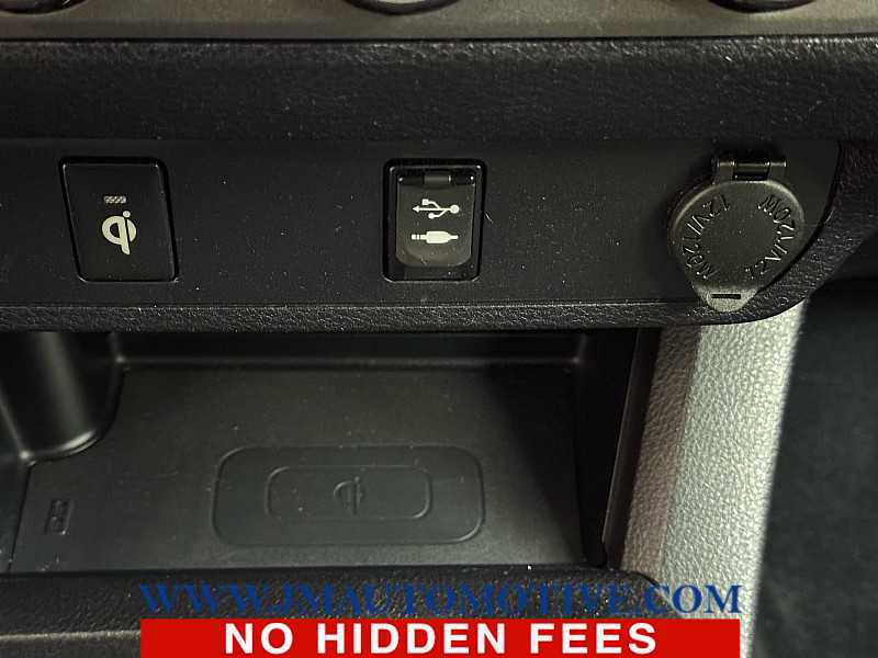 Used 2016 Toyota Tacoma TRD Sport image 34