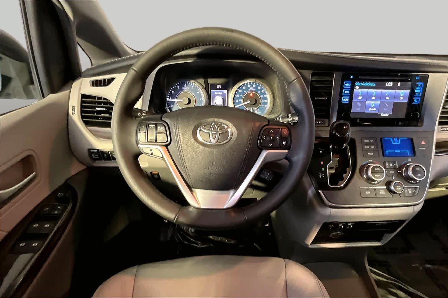 Used 2017 Toyota Sienna XLE w/ XLE Navigation Package AWD/4WD image 6