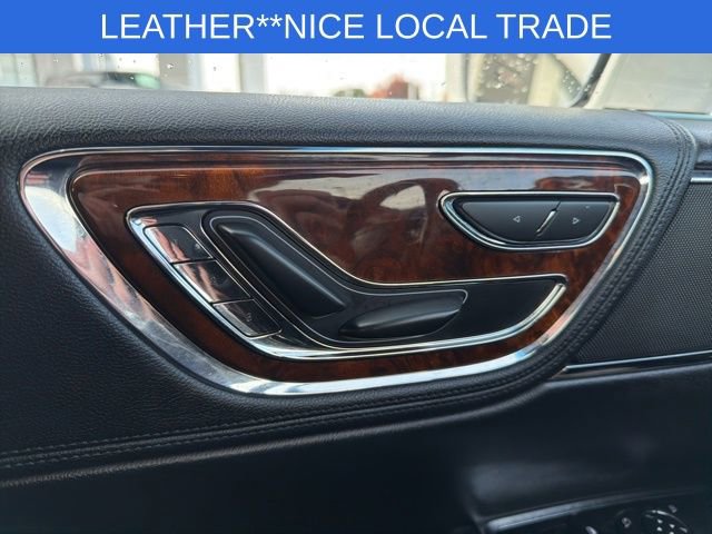 Used 2018 Lincoln Continental Select image 25