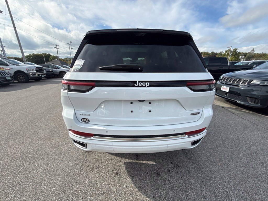 Certified 2025 Jeep Grand Cherokee Summit AWD/4WD image 4