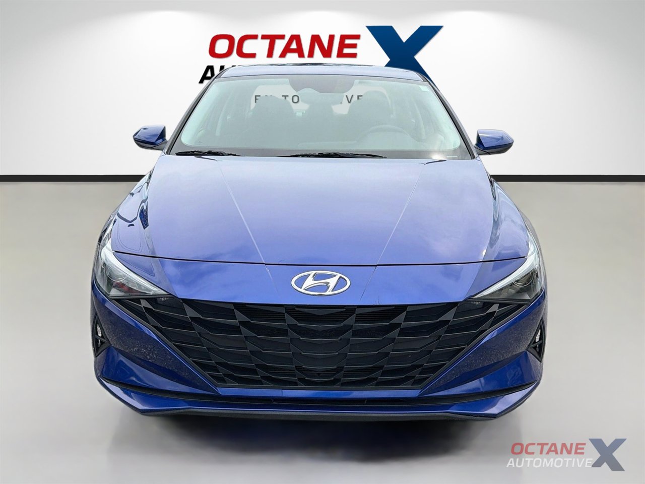 Used 2023 Hyundai Elantra SEL w/ Preferred Accessory Package FWD image 2