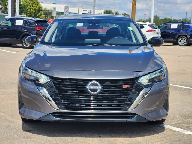 Used 2025 Nissan Sentra SR FWD image 2