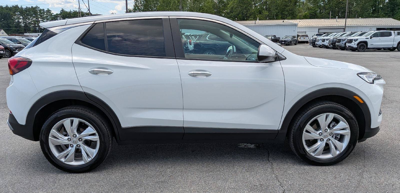Used 2024 Buick Encore GX Preferred AWD/4WD image 5