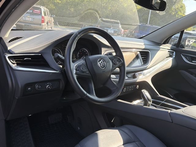 Used 2018 Buick Enclave Essence AWD/4WD image 10