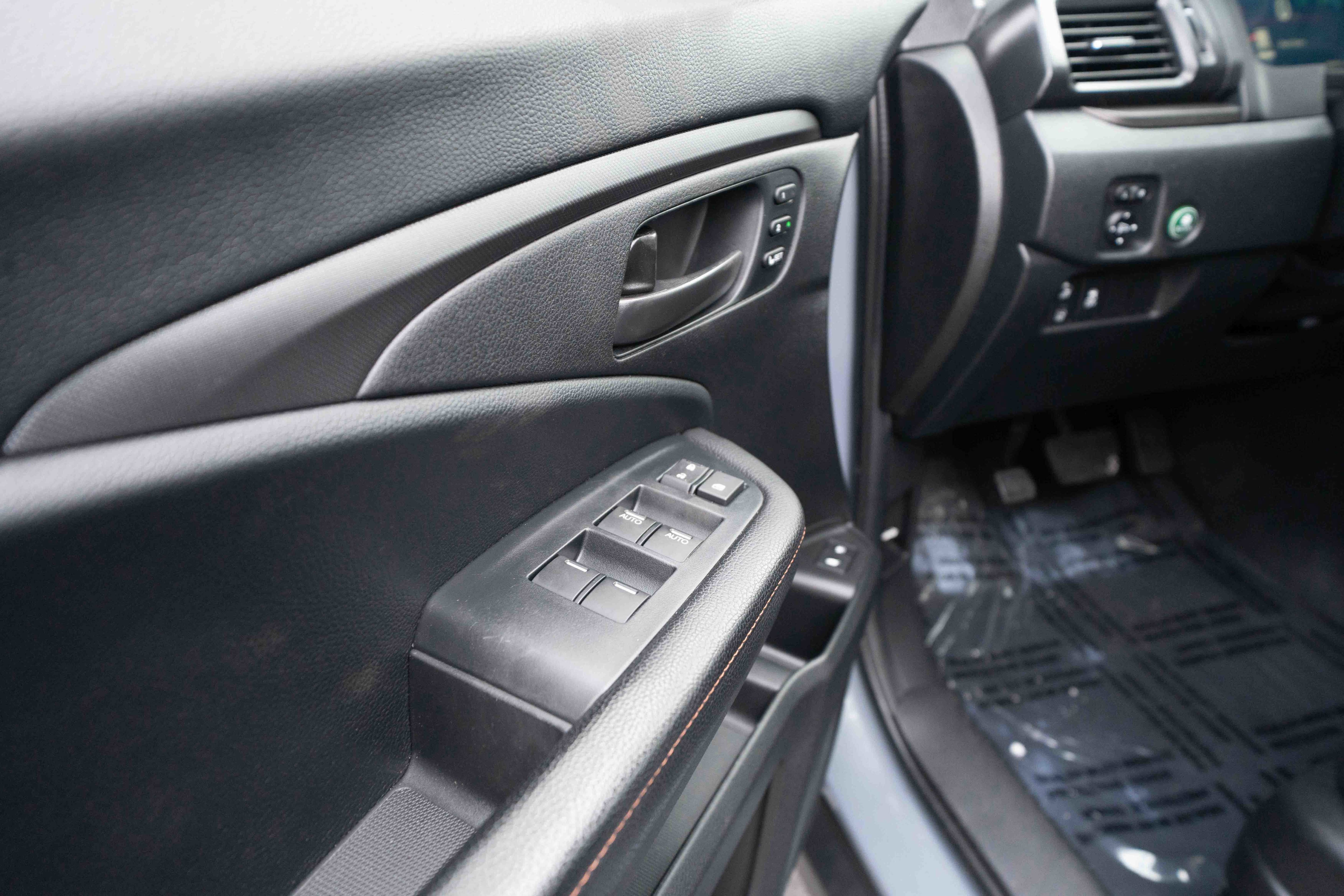 Certified 2022 Honda Pilot TrailSport image 7