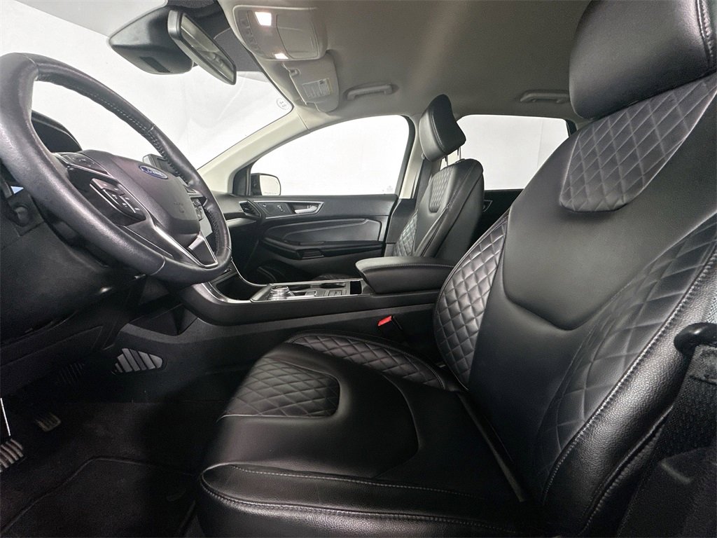 Used 2024 Ford Edge Titanium image 16