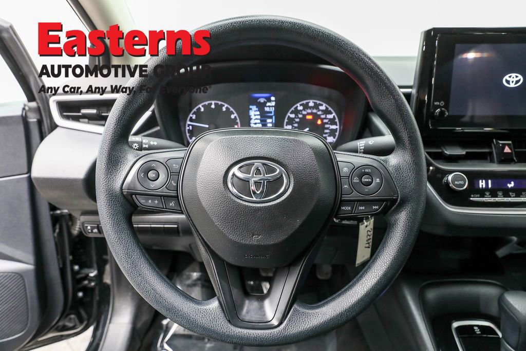 Used 2025 Toyota Corolla LE image 10