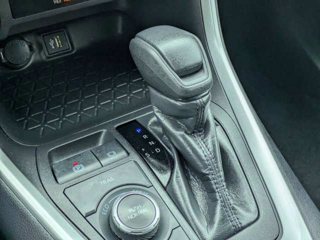 Certified 2025 Toyota RAV4 LE image 18