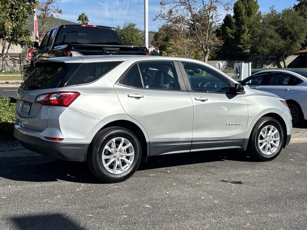 Used 2020 Chevrolet Equinox LS image 3