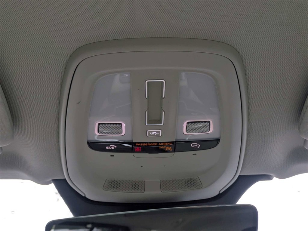 Used 2023 Volvo XC90 B6 Ultimate w/ Protection Package Premier image 24