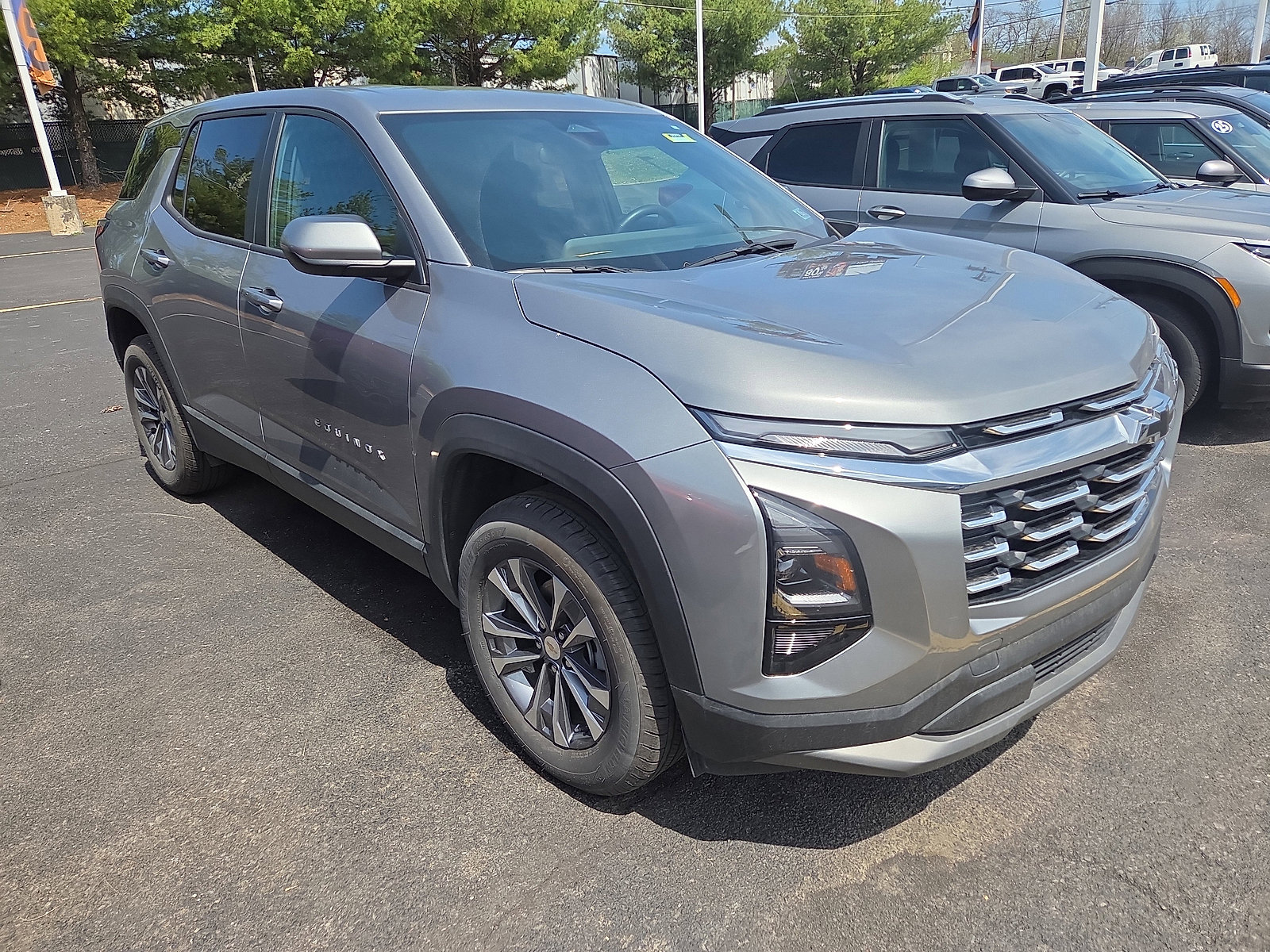 Used 2025 Chevrolet Equinox LT AWD/4WD image 1