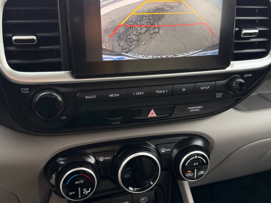 Used 2023 Hyundai Venue SEL w/ Cargo Package FWD image 22