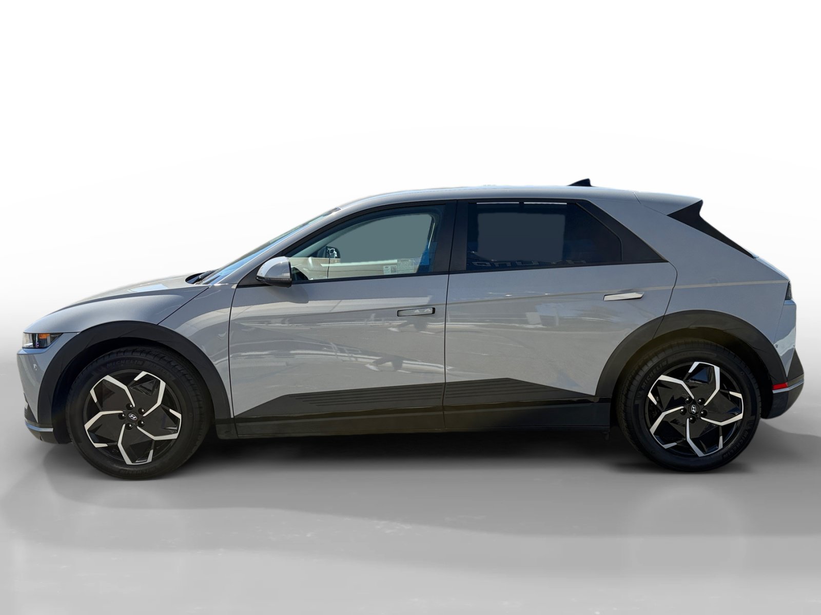 Certified 2024 Hyundai Ioniq 5 SEL RWD image 2