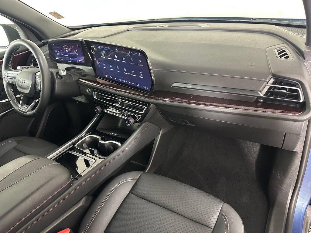 Used 2025 Chevrolet Traverse Z71 w/ LPO, Floor Liner Package AWD/4WD image 34