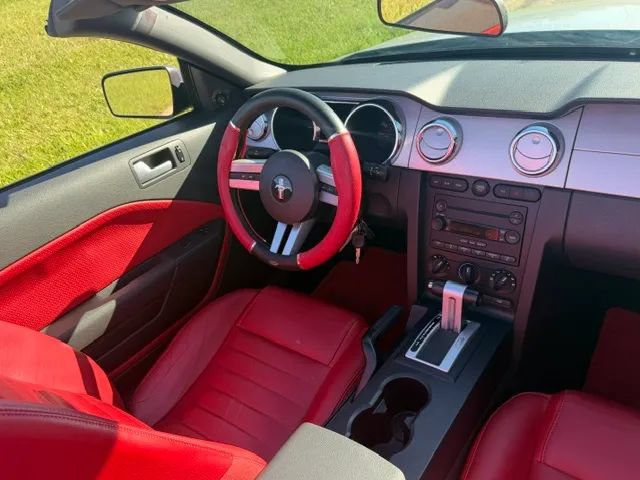 Used 2005 Ford Mustang Premium RWD image 28